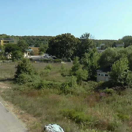 флора - гр.приморско ммц Apartamento *