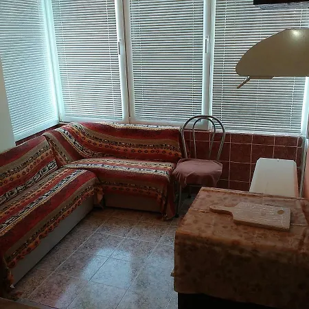 شقة флора - гр.приморско ммц *